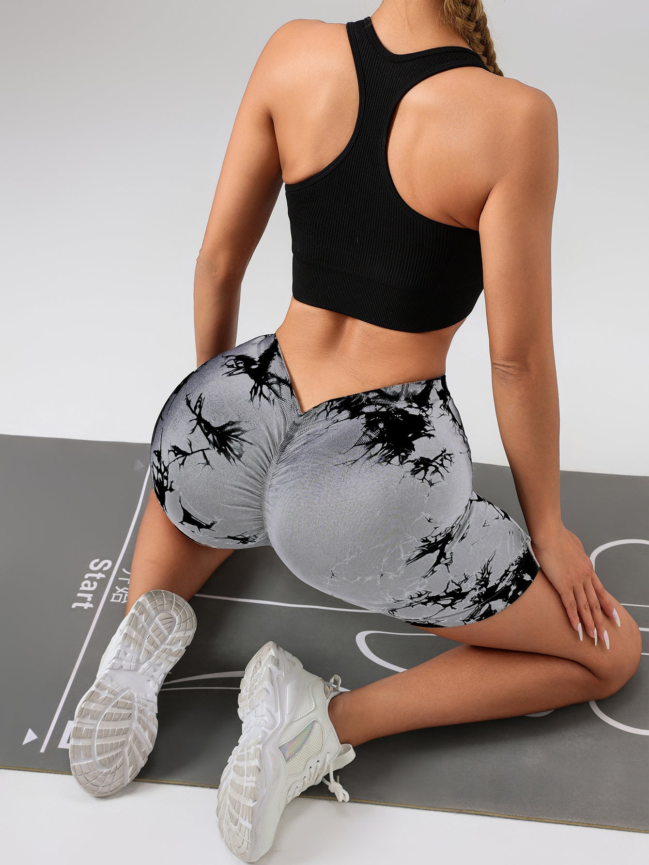 Women’s Tie Dye High Waist V Back Scrunch Yoga Shorts Seamless Sport Athletic With Stretch Fabric Fitness Workout