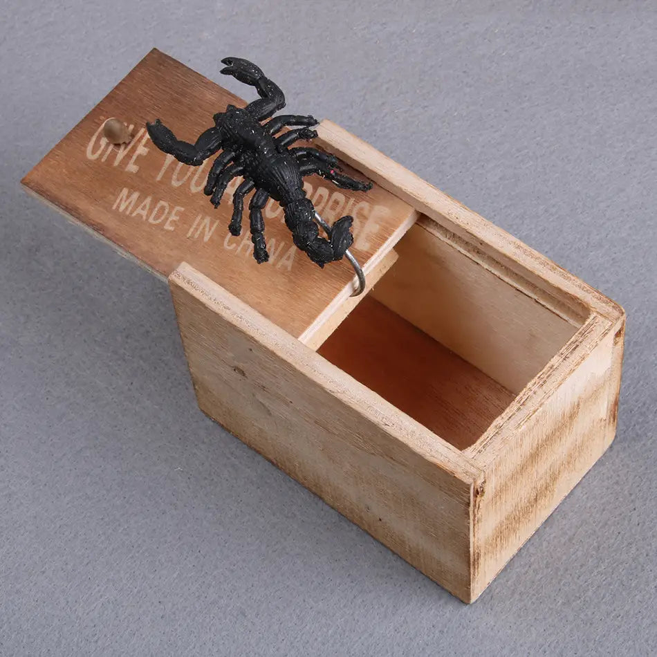 Prank Spider Wooden Scare Box Trick Play Joke Lifelike Surprise April Fools’ Day Funny Novelty Toys Gags Practical Gifts